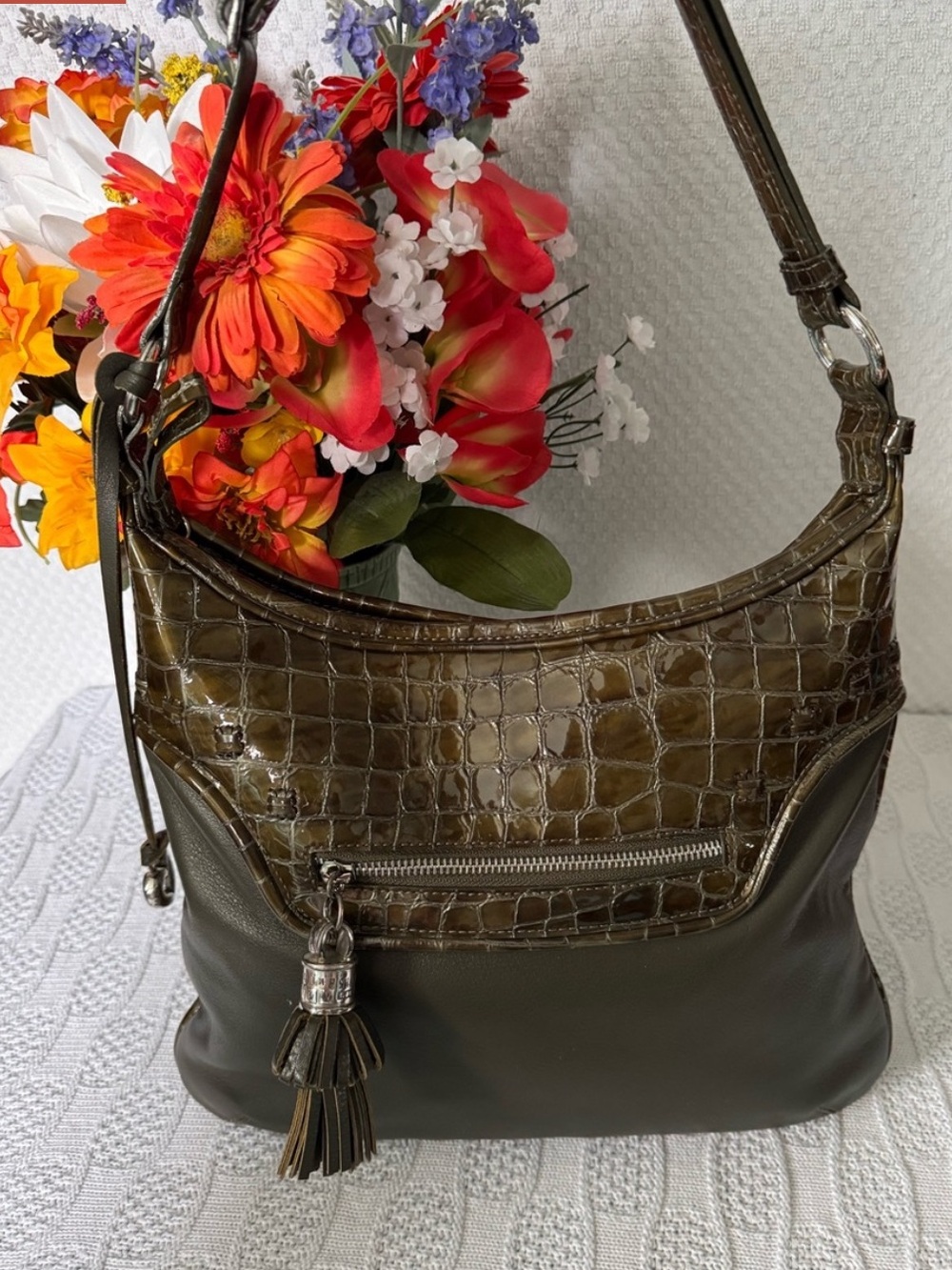 Brighton EUC croc embossed & smooth leather olive green shoulder bag